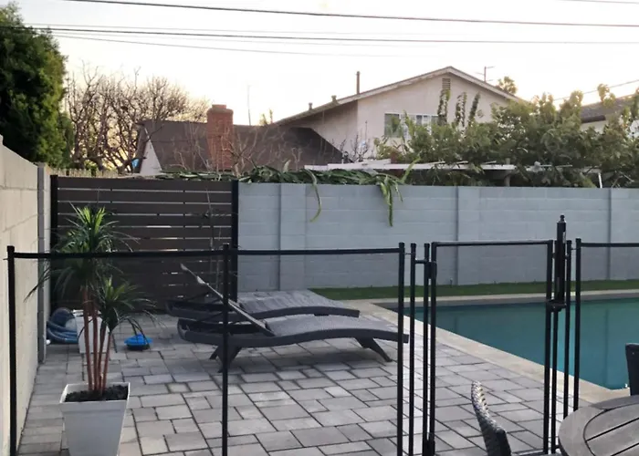 Huntington Beach, Ac, Pool, Hot Tub, Detached Office, Close To Beach, Outside Entertaining Area