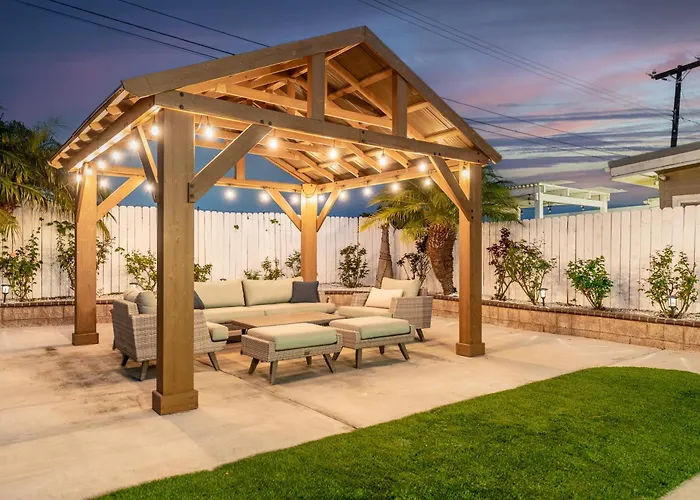 Peaceful Home Near Beach & Disneyland